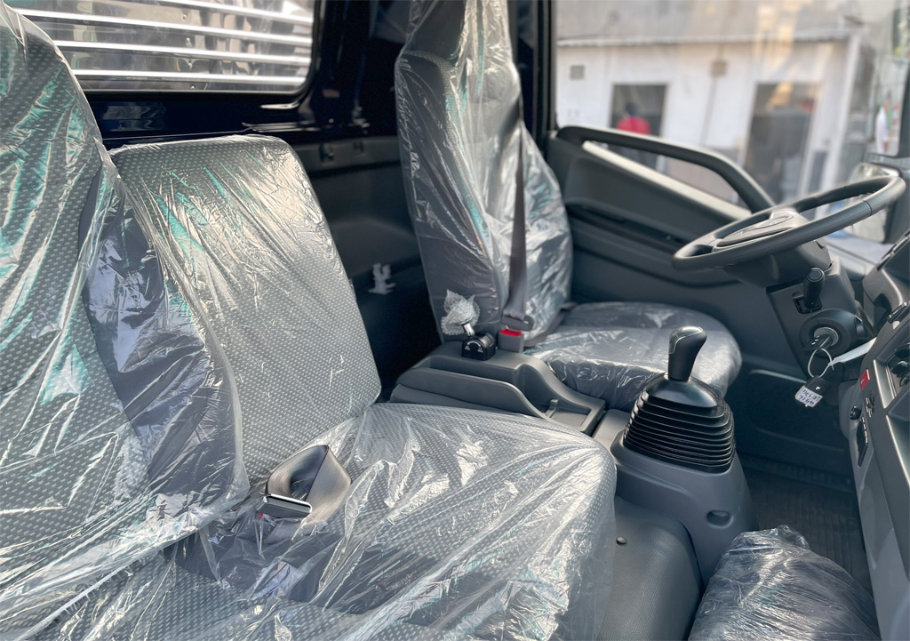 Cabin JAC N350 E5 rộng rãi
