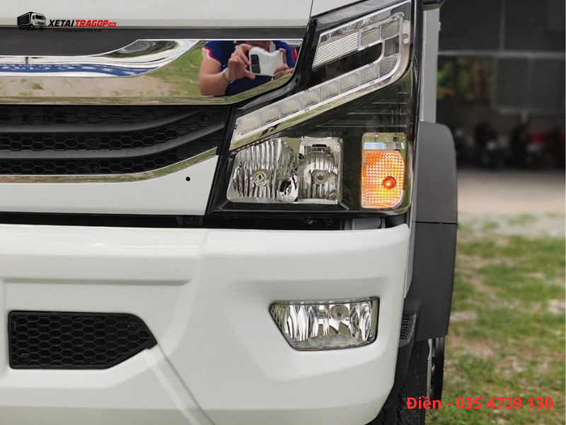 Đèn chiếu sáng DongFeng CAPTAIN C thùng mui bạt