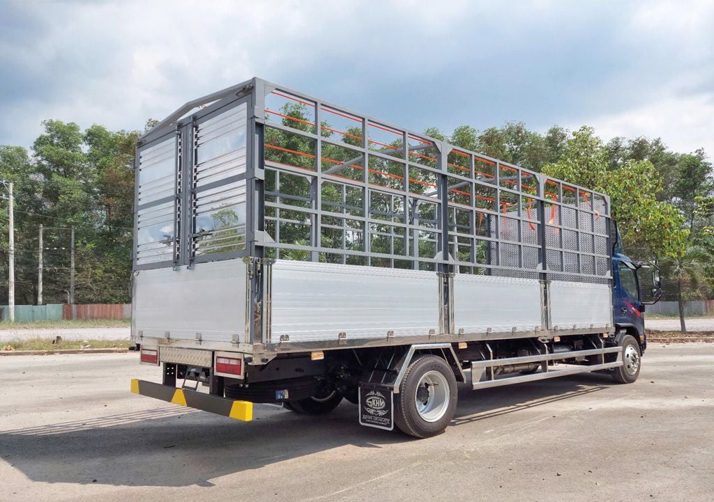 Đối tượng khách hàng phù hợp với xe tải JAC N900 E5 thùng mui bạt