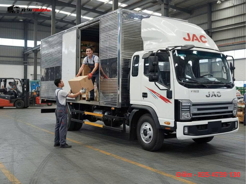 JAC N750 E5 thùng kín chở hàng thương mại điện tử