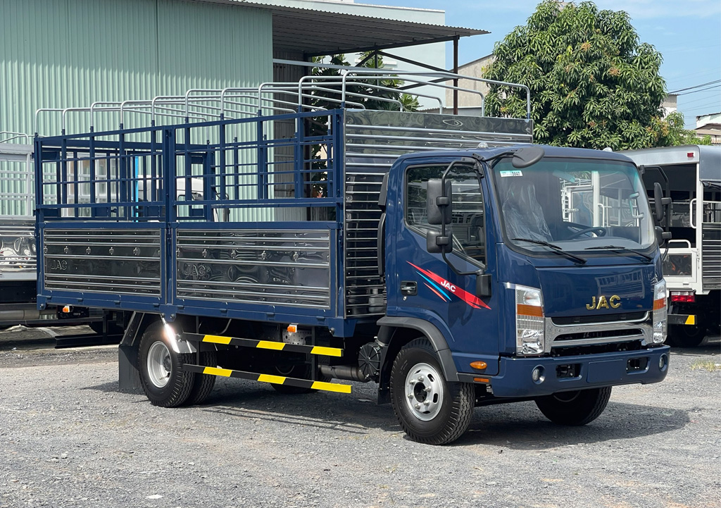 Ngoại thất xe tải JAC N350 E5 thùng mui bạt