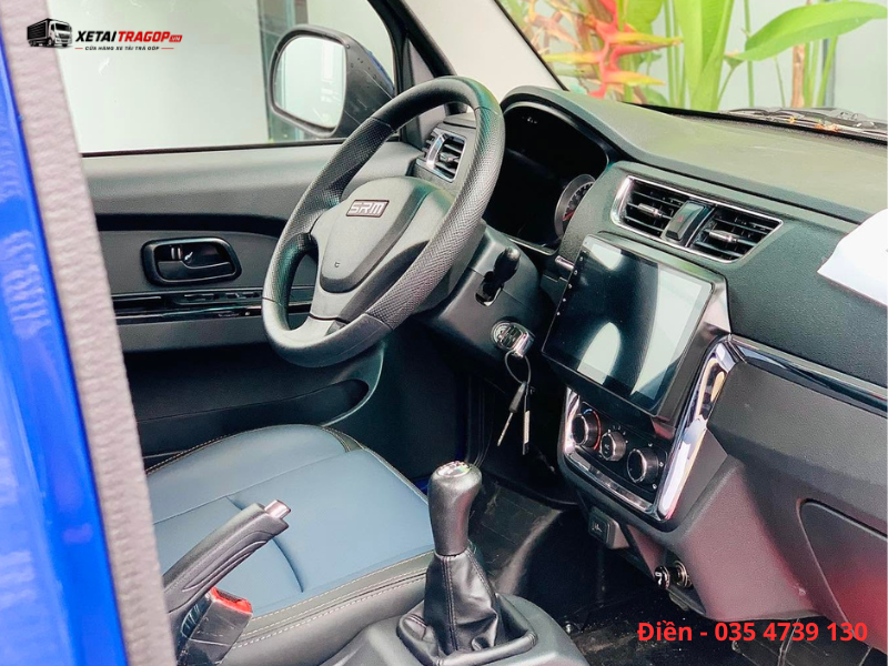 Nội thất của xe tải SRM S1 thùng kínNội thất của xe tải SRM S1 thùng kín