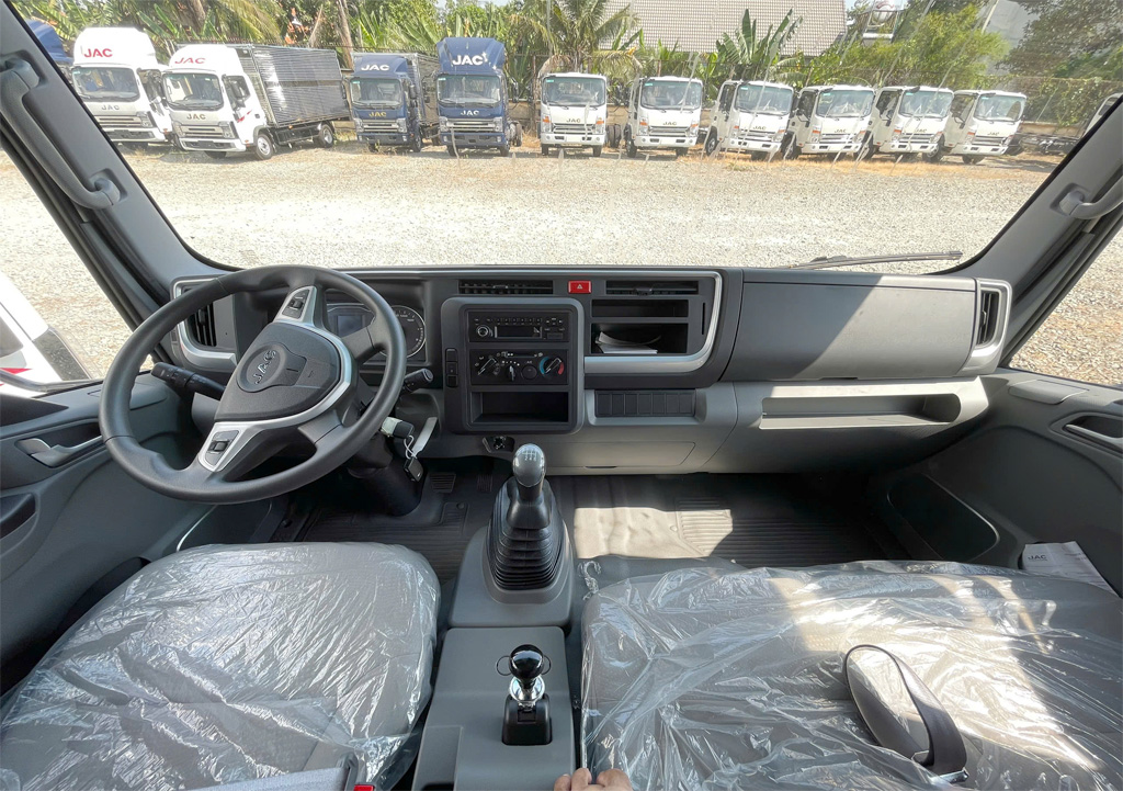 Nội thất JAC N900 đầy đủ tiện nghi