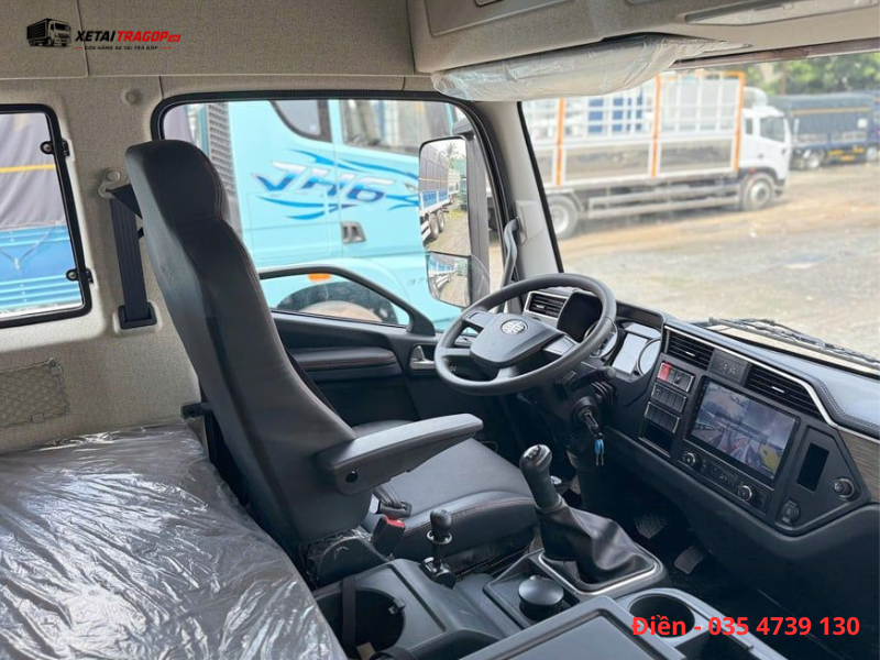 Nội thất xe tải FAW JK6 thùng mui bạt trang bị đầy đủ tiện nghi