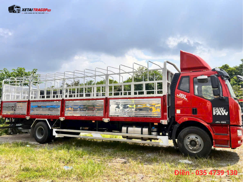 Thùng mui bạt của xe tải FAW J6L