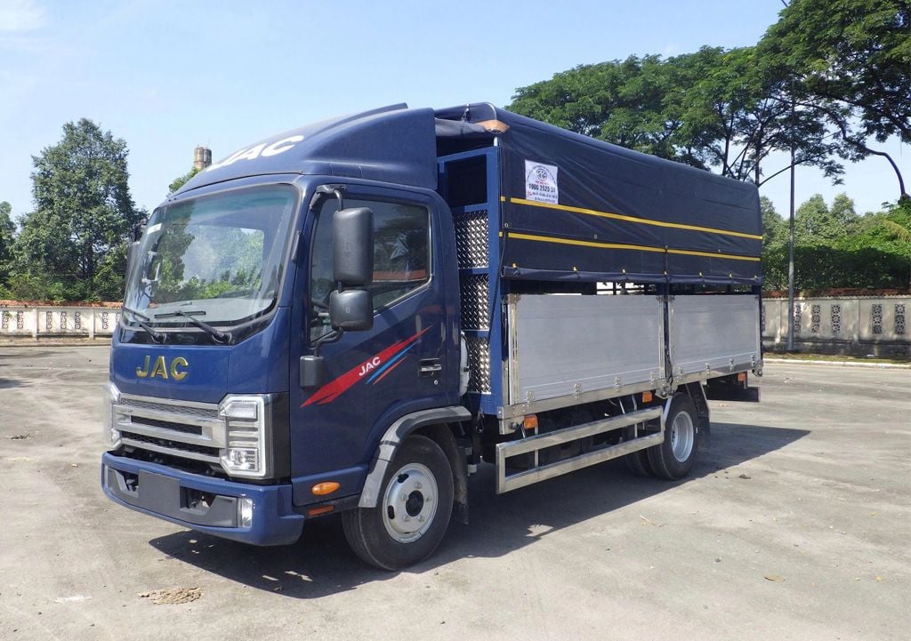 Xe tải JAC N350 E5 Pro thùng mui bạt